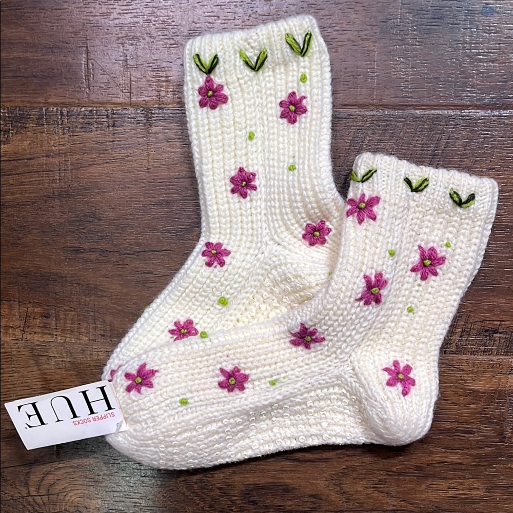 HUE Cream and Pink Crochet Flowers Socks